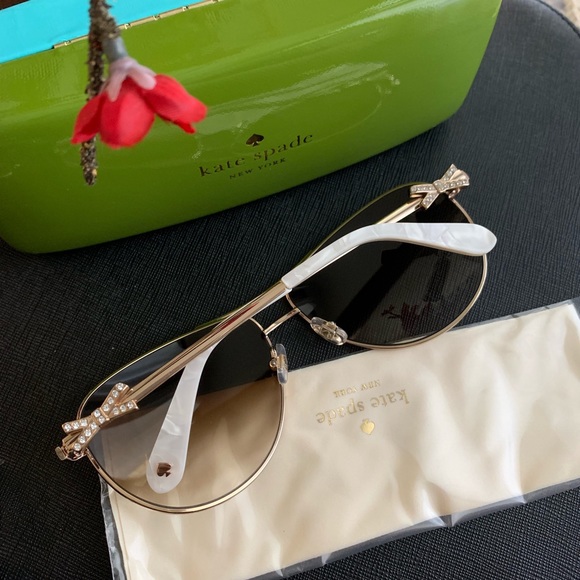 New kate spade sunglasses ♥️ - Picture 6 of 6